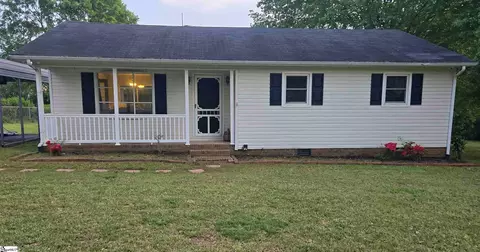 109 Hazel Dr, Boiling Springs, SC 29316