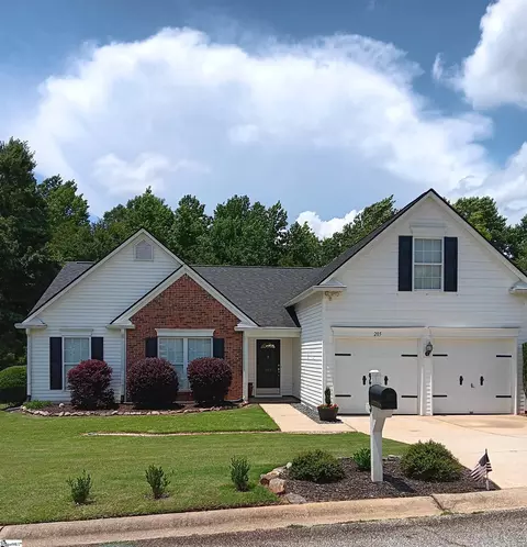 205 Karsten Creek Dr, Simpsonville, SC 29681