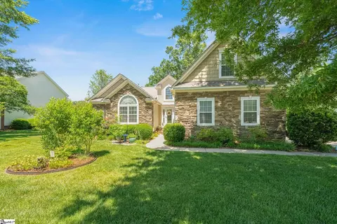 213 Franklin Oaks Ln, Greer, SC 29651