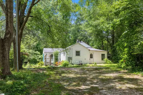 262 Rutledge Lake Rd, Greenville, SC 29617