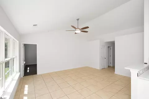 Living - 102 Tralee Ln, Greer, SC 29650 photo 2 of 4