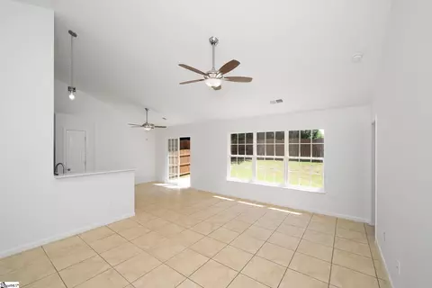 Living - 102 Tralee Ln, Greer, SC 29650 photo 3 of 4
