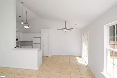 Living - 102 Tralee Ln, Greer, SC 29650 photo 4 of 4