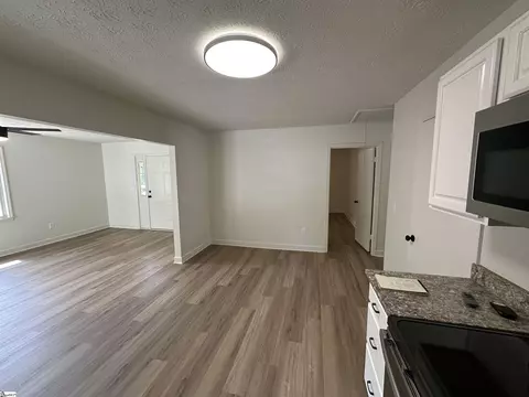 512 Rotterdam Rd, Easley, SC 29640 photo 4