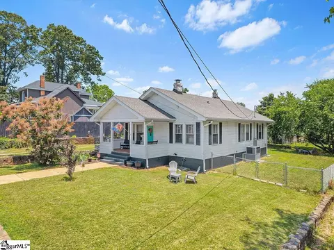 107 Hagood St, Pickens, SC 29671