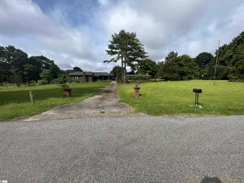 1116 Bethesda Rd, Spartanburg, SC 29302