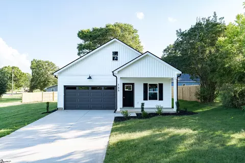 166 Dunbar St, Wellford, SC 29385