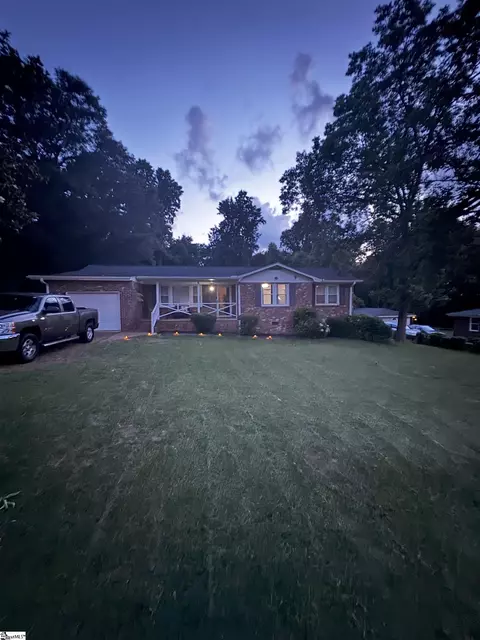 103 Knox St, Greenville, SC 29605
