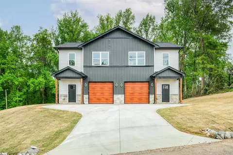 610 N Shamrock Ave, Landrum, SC 29356
