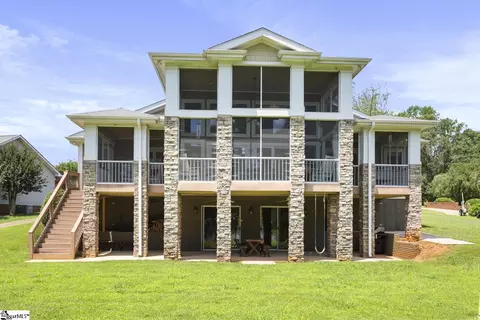 1145 Cherokee Rd, Townville, SC 29689