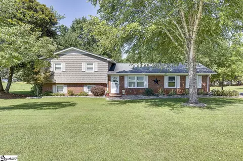 103 Birchwood St, Easley, SC 29642