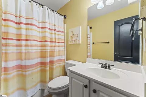 Bath - 108 Berwick Ct, Easley, SC 29642 photo 4 of 4