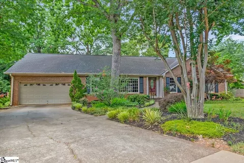 402 Rosebud Ct, Greer, SC 29650