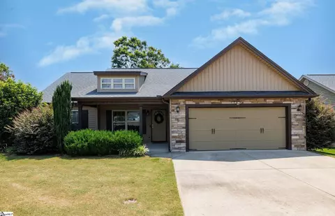 18 Herndon Ct, Simpsonville, SC 29681