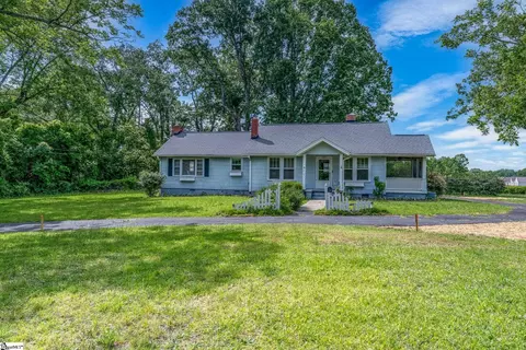 20 N Davis Dr, Greenville, SC 29611