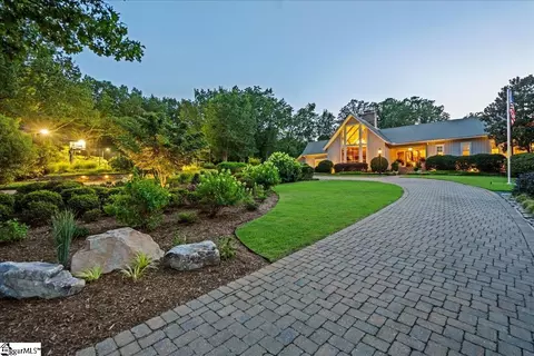 4 Huntington Ct, Greenville, SC 29615