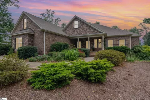 28 Ione Cir, Williamston, SC 29697