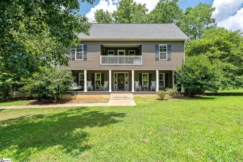 104 Williamsburg Dr, Greer, SC 29651