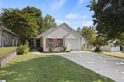 17 Lantern Ln, Greer, SC 29651