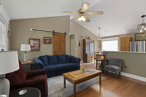 17 Lantern Ln, Greer, SC 29651 photo 4