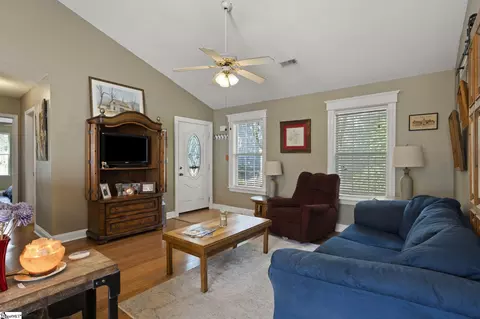 17 Lantern Ln, Greer, SC 29651 photo 5