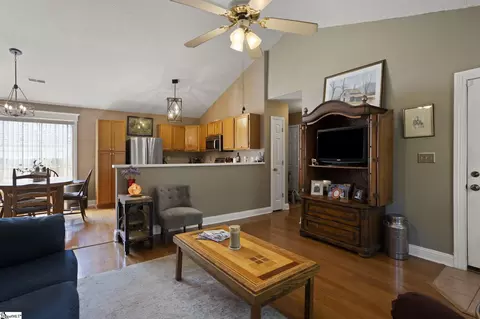 17 Lantern Ln, Greer, SC 29651 photo 6