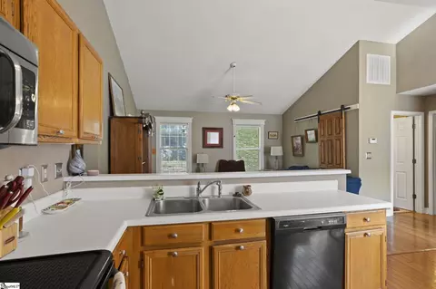 17 Lantern Ln, Greer, SC 29651 photo 11