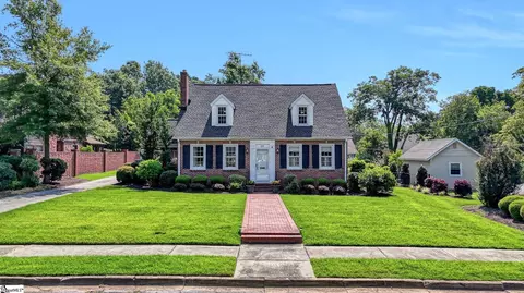 305 Hickory St, Clinton, SC 29325