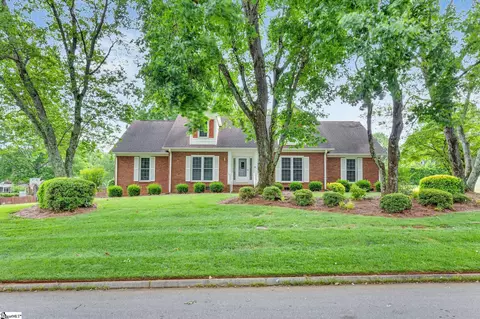 102 Linwood Ct, Simpsonville, SC 29681