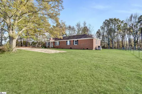 5568 Mountville Rd, Mountville, SC 29370