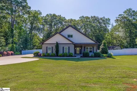 64 Montague Cir, Greenville, SC 29617
