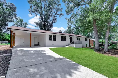 203 Melbourne Ln, Greenville, SC 29615