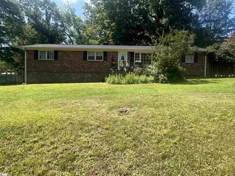 5 N Oak Forest Dr, Greenville, SC 29617