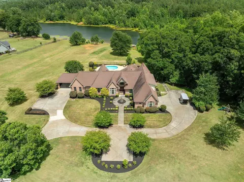 1474 Stewart Dairy Rd, Gray Court, SC 29645