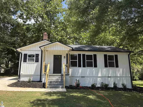 12 Valley View Dr, Greenville, SC 29605