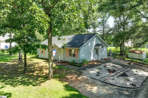 139 Hughes St, Fountain Inn, SC 29644
