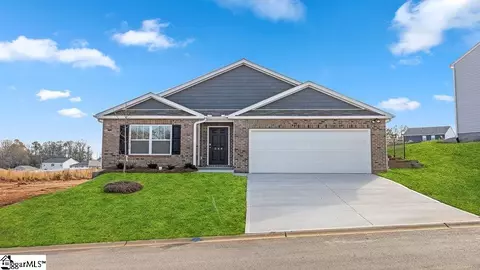 544 Sunfire St, Woodruff, SC 29388