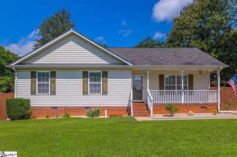 11 Parker Rd, Taylors, SC 29687