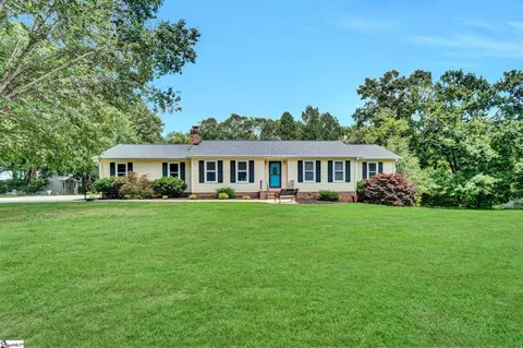 590 Hickory Nut Rd, Inman, SC 29349