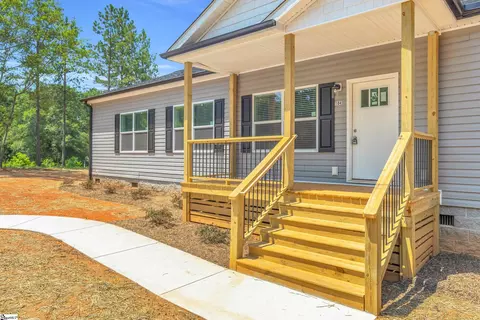 104 Joseph Dr, Starr, SC 29684 photo 2