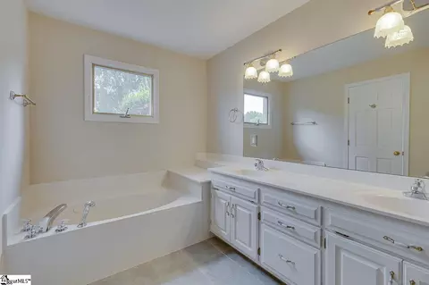 Bath - 10 March Winds Ct, Greer, SC 29650 photo 2 of 4