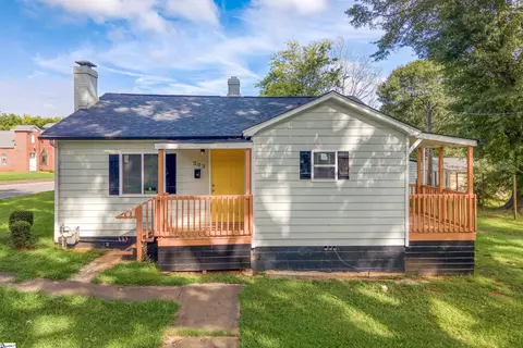 203 Short Peeler St, Gaffney, SC 29341