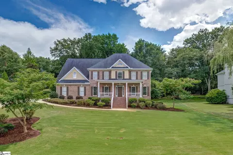 16 Woods Edge Ct, Greenville, SC 29615