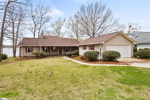 351 Ridgewood Dr, Waterloo, SC 29384