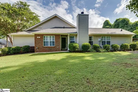27 Enoree View Dr, Greer, SC 29650