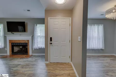 27 Enoree View Dr, Greer, SC 29650 photo 5