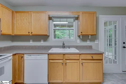 27 Enoree View Dr, Greer, SC 29650 photo 11