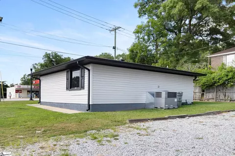 Exterior - 327 W Main St, Clinton, SC 29325 photo 3 of 3