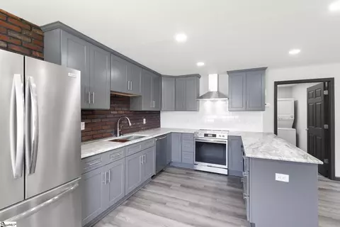 Kitchen - 327 W Main St, Clinton, SC 29325 photo 3 of 5