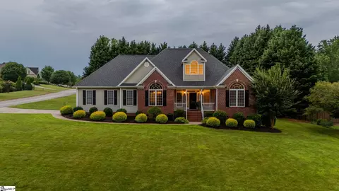 735 Brookdale Dr, Greer, SC 29651